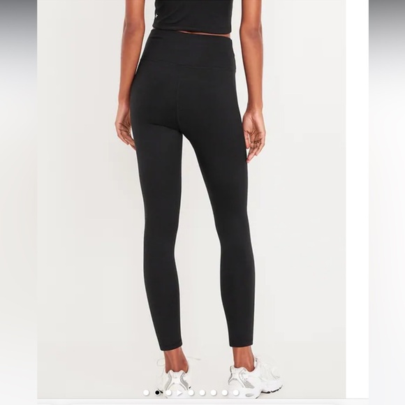 Old Navy Black Cloudy Comfy Extra High Rise Leggings - Picture 8 of 9